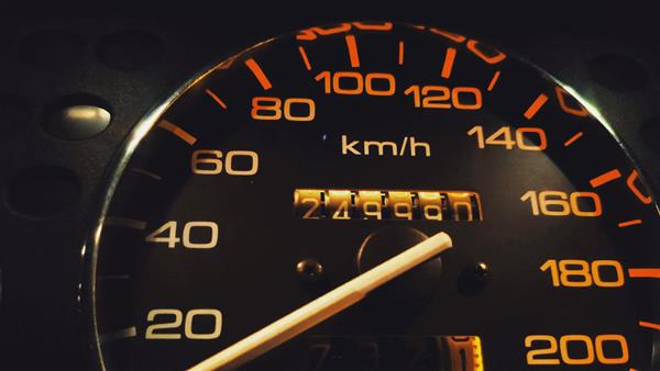 Quilometragem de carro: como ela influencia na venda ou compra de um seminovo?