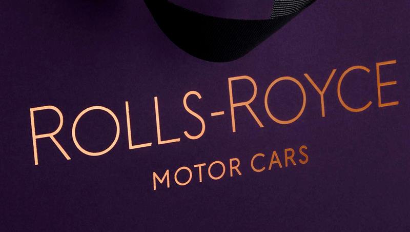 Rolls-Royce muda logo para atrair clientes mais jovens
