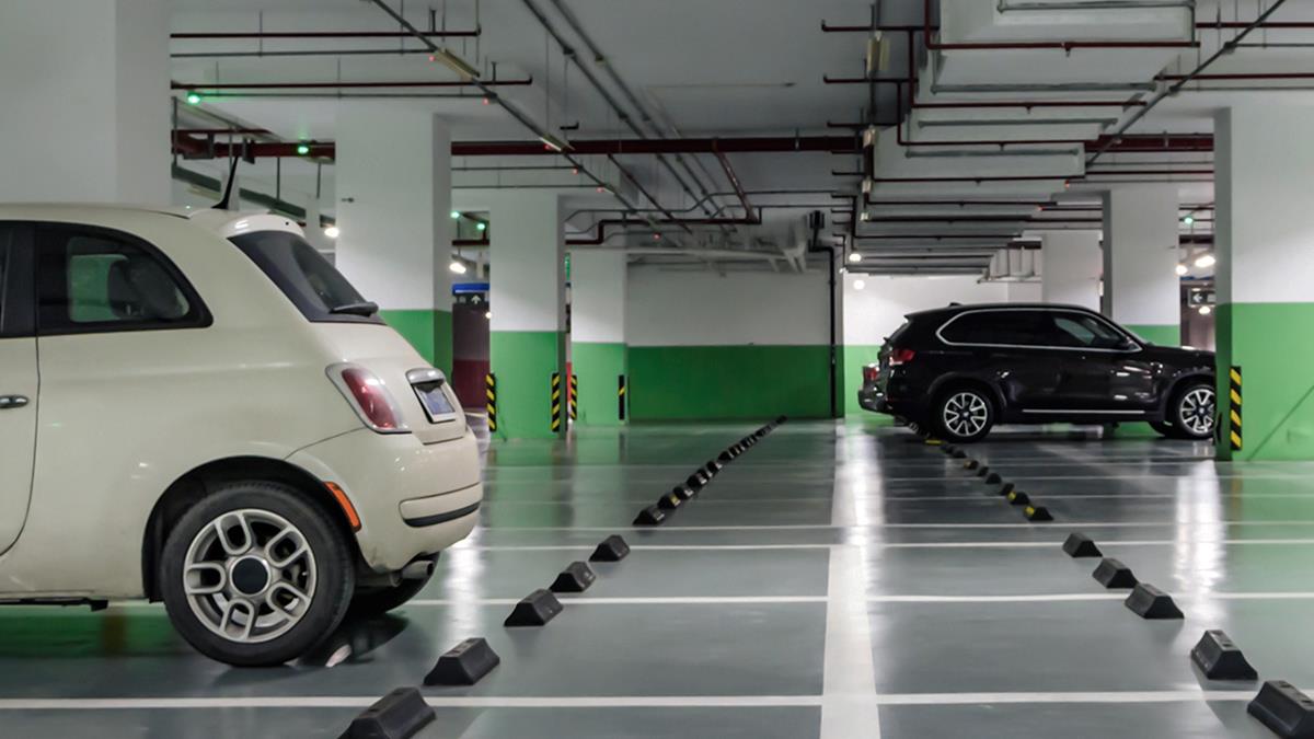 Carro parado na garagem: como evitar danos e voltar a rodar