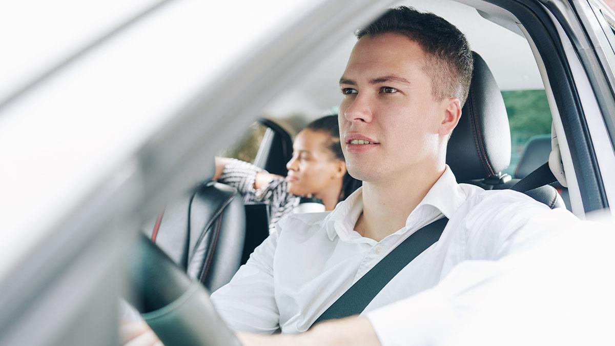 O que você deve saber sobre trabalhar com carro próprio